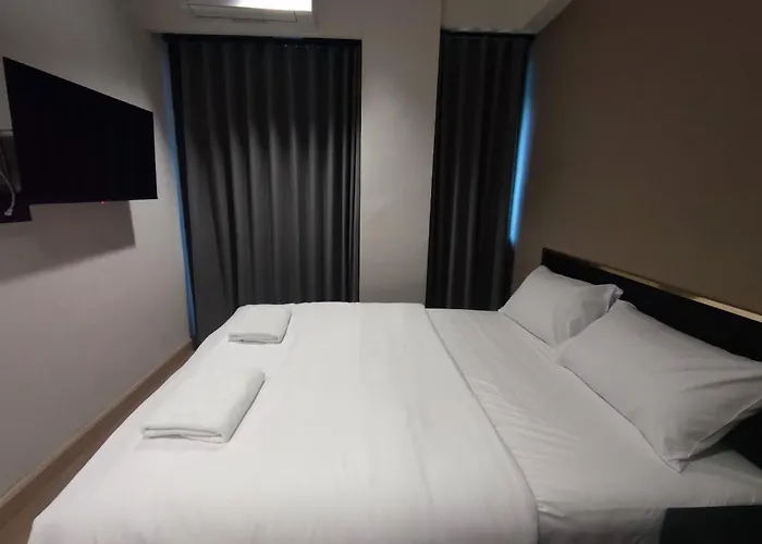 N5 Ratchawong Hostel *