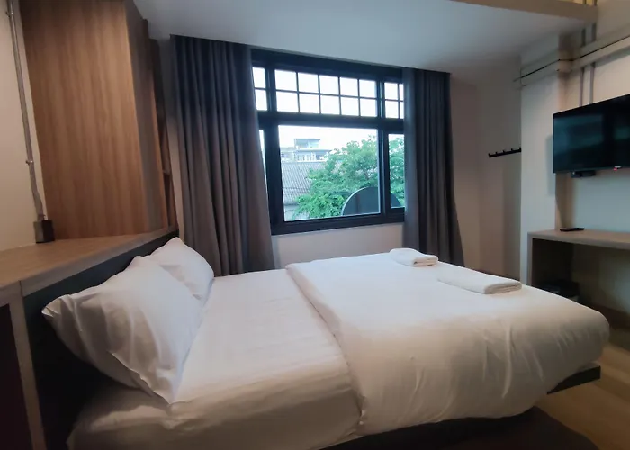 N5 Ratchawong Hostel *